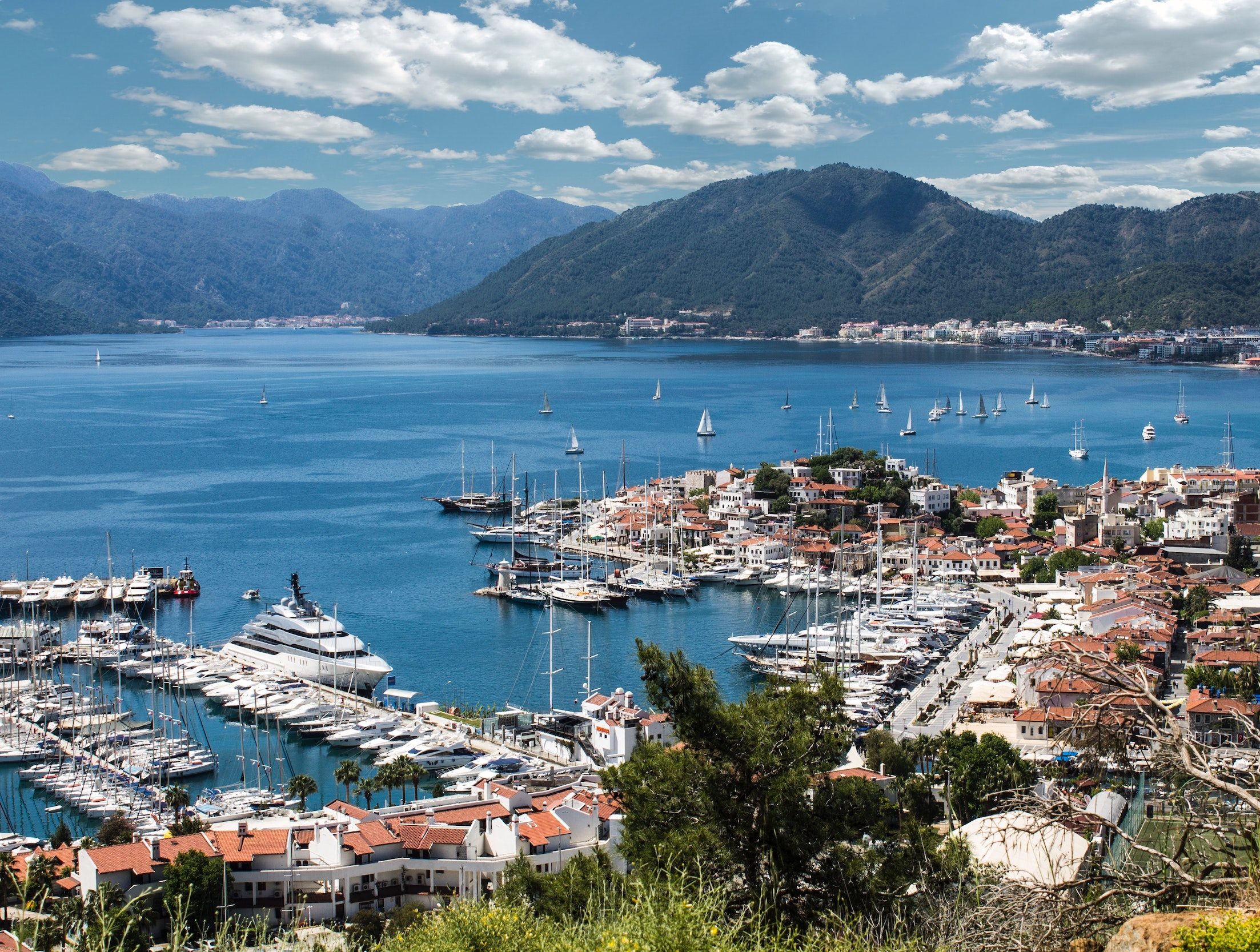 You are currently viewing Buying a Houseboat – Part 3 – Boat v Residential Property